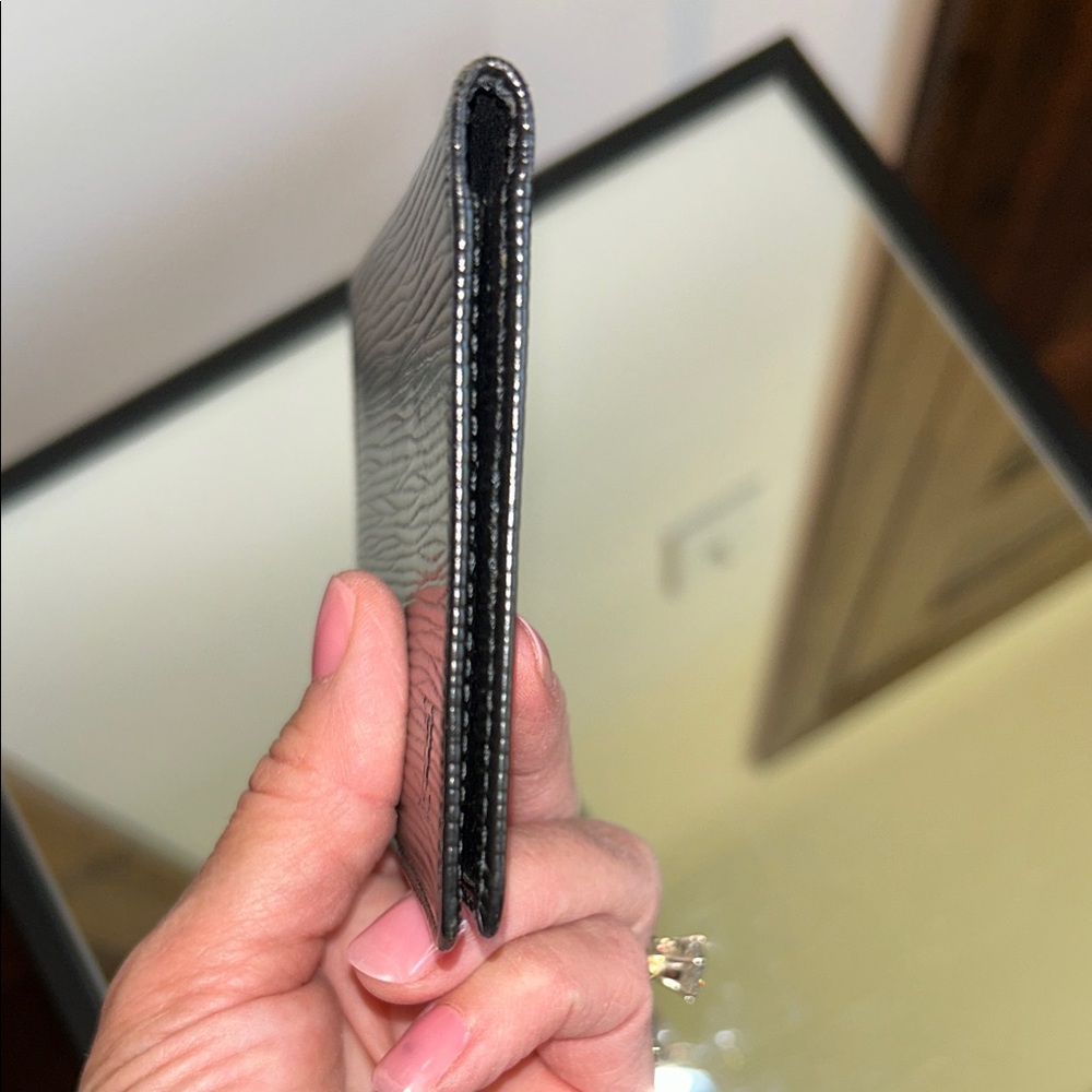 Louis Vuitton Epi Black Card Holder - Picture 12 of 14